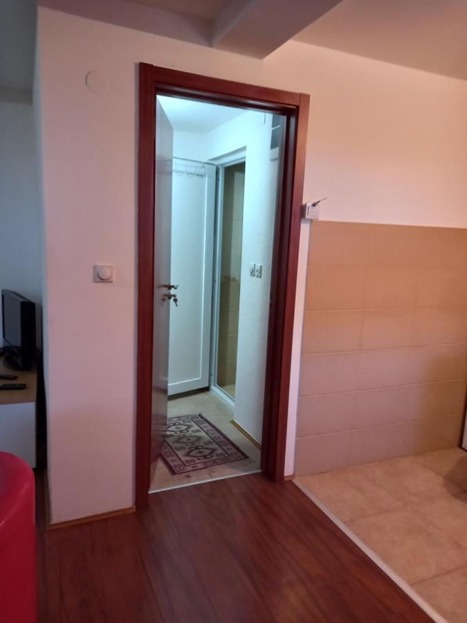 Apartment Dina Skopje Exterior foto