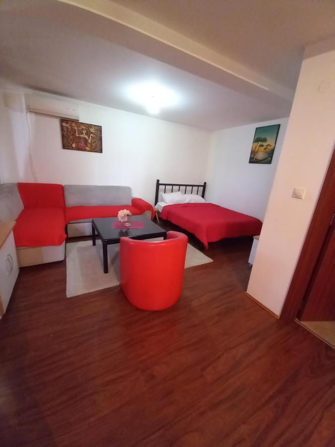Apartment Dina Skopje Exterior foto