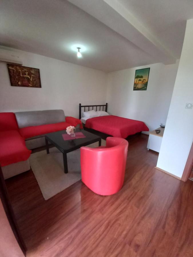 Apartment Dina Skopje Exterior foto